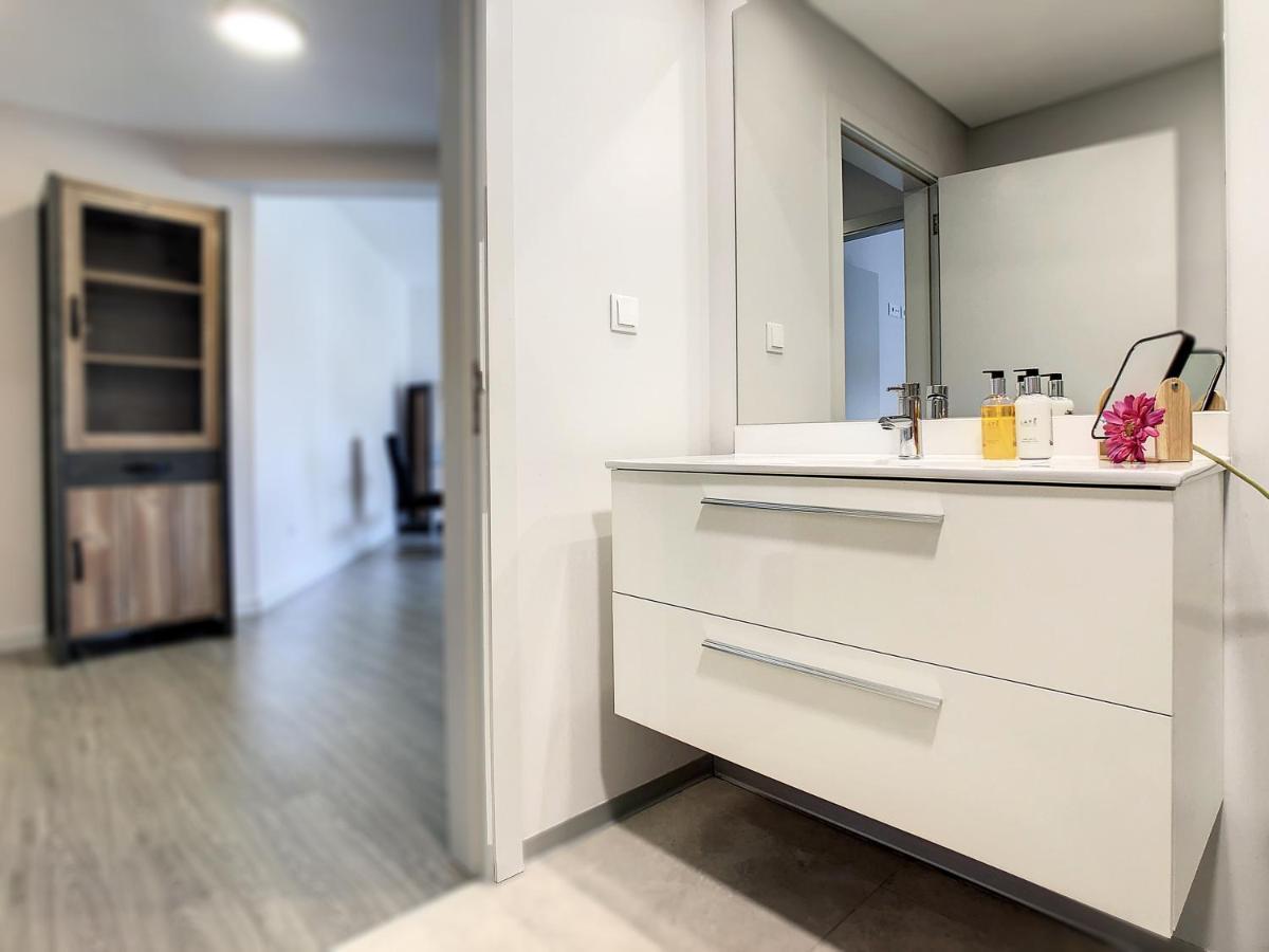 Rainbow Apartment By Lovelystay ฟุงชาล ภายนอก รูปภาพ